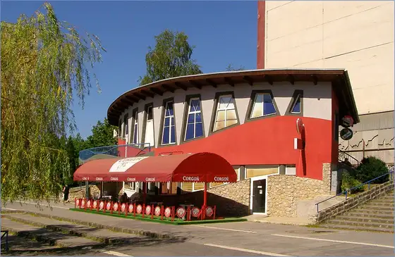 Obchody a služby – Grunt